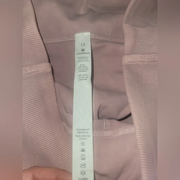 Lululemon Athletica Wunder Under Crop HR 23" Rib Size 12 - Picture 2 of 6